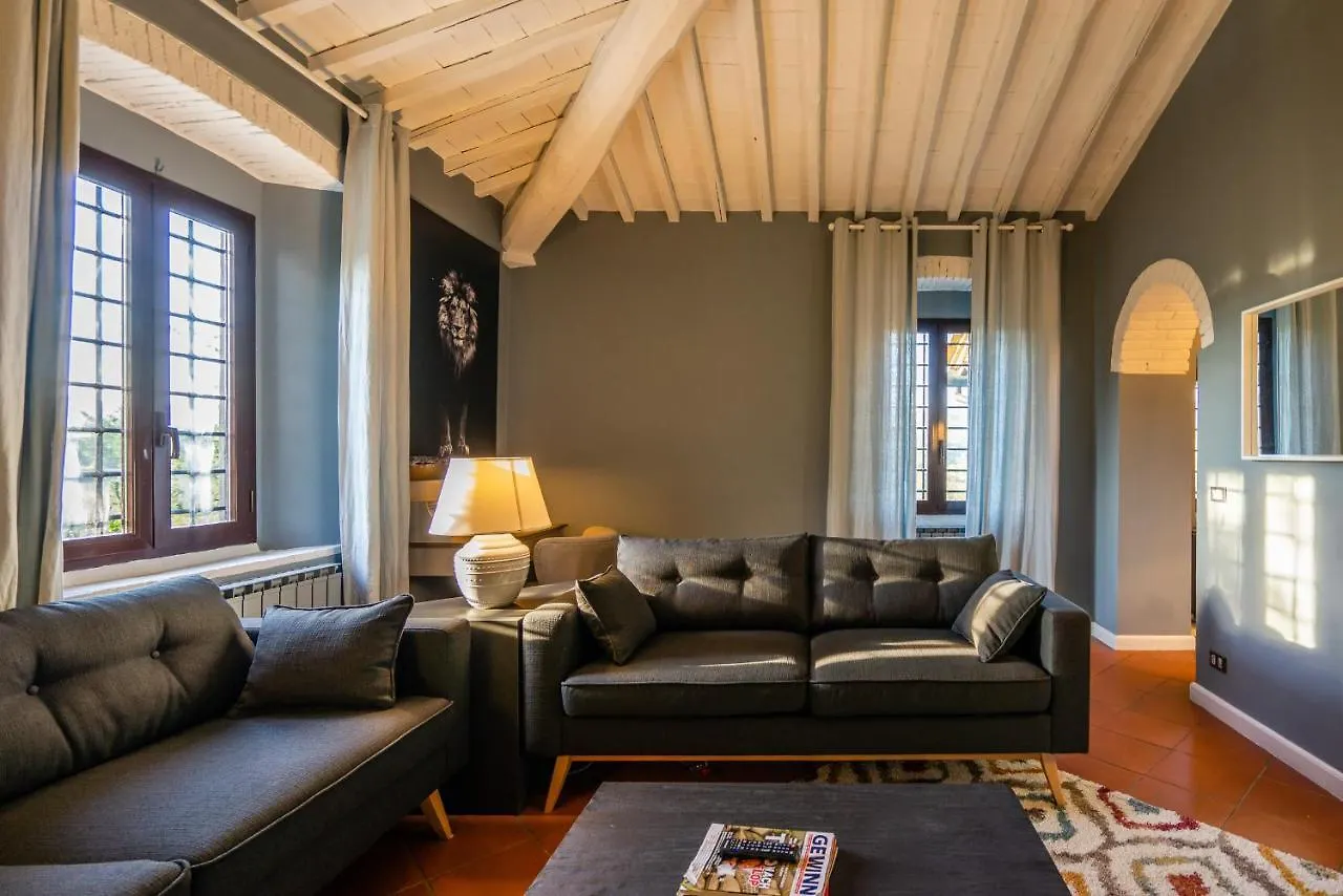 Aparthotel Villa Assolata Bucine